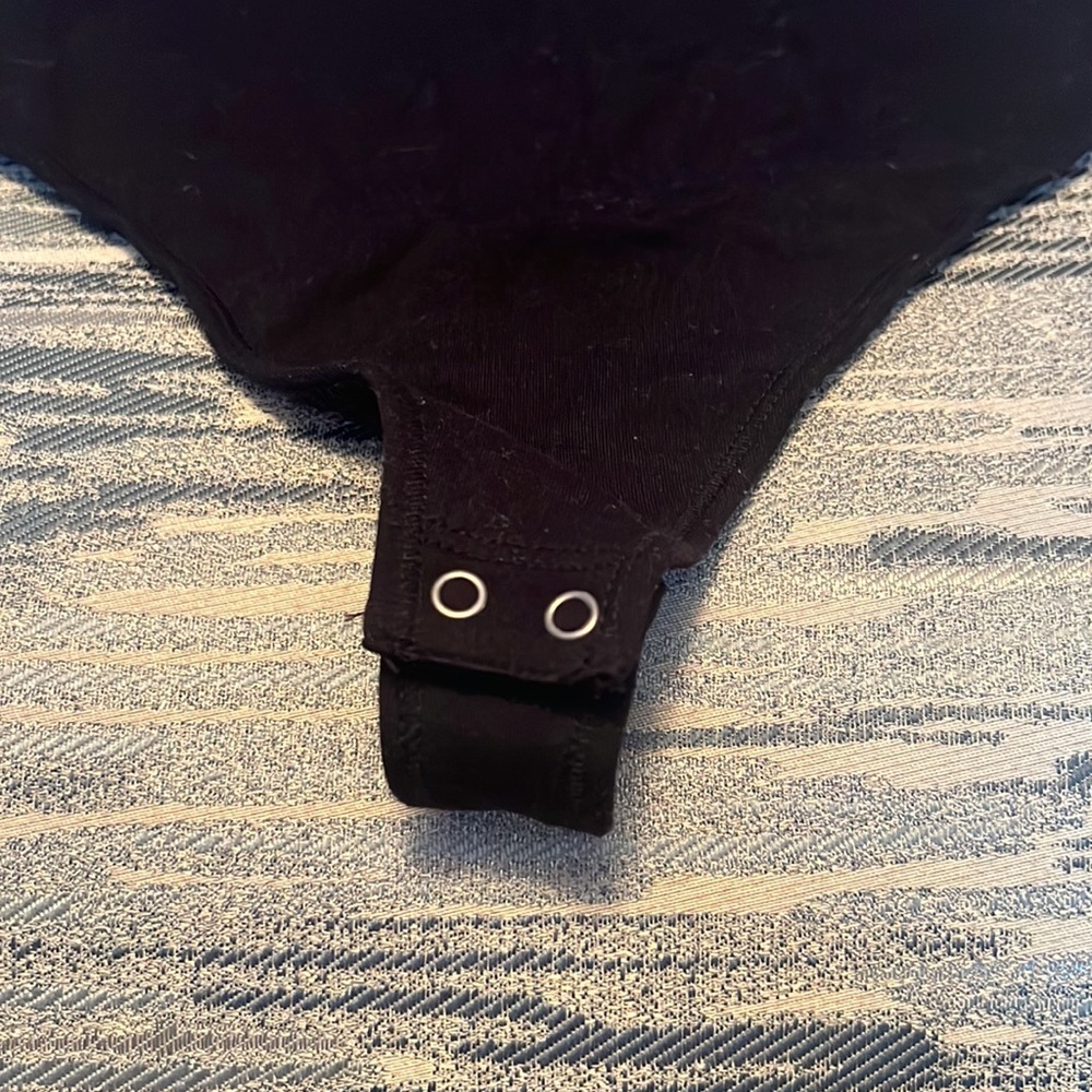 Abercrombie Double Layered Seamless Sweetheart Black Bodysuit - Picture 3 of 5